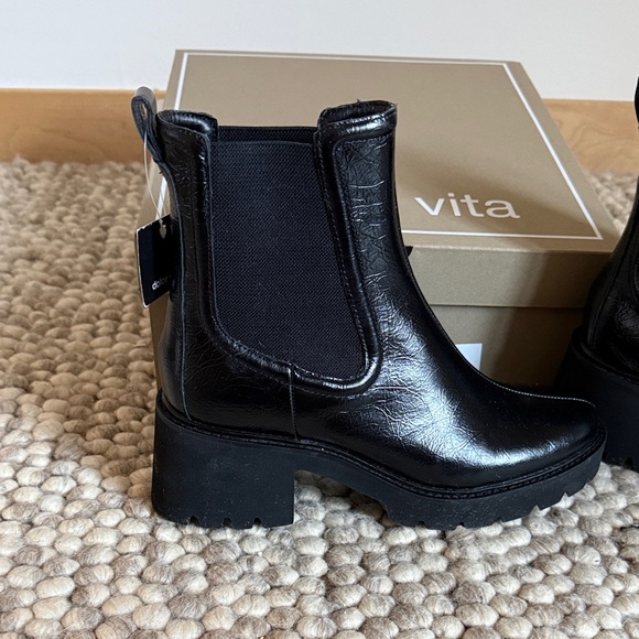 Dolce Vita Hawk H20 Black Patent - Picture 3 of 5